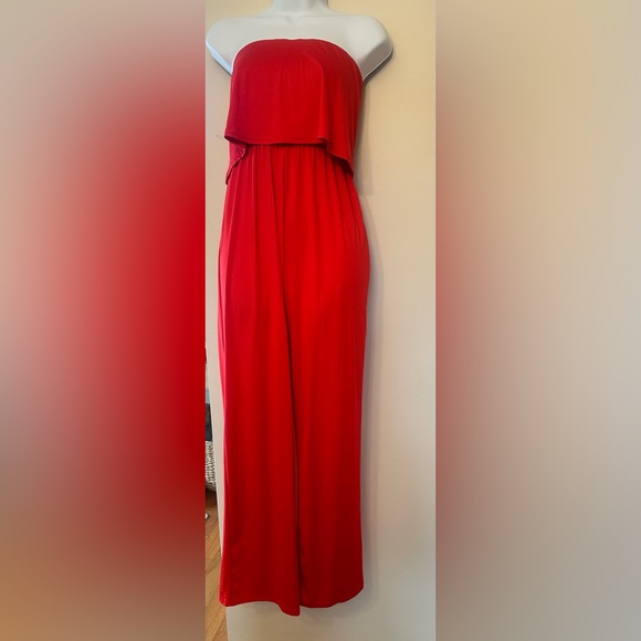 Red jumpsuit NEVER WORN - Picture 1 of 2